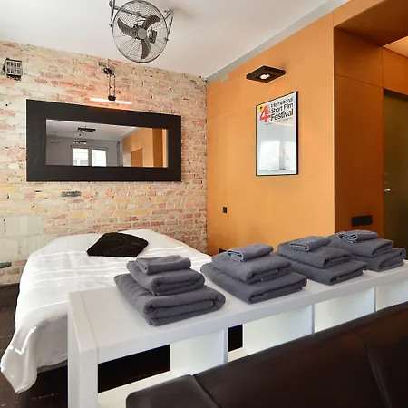 Bizzi Luxdesign Studio - * Warsaw